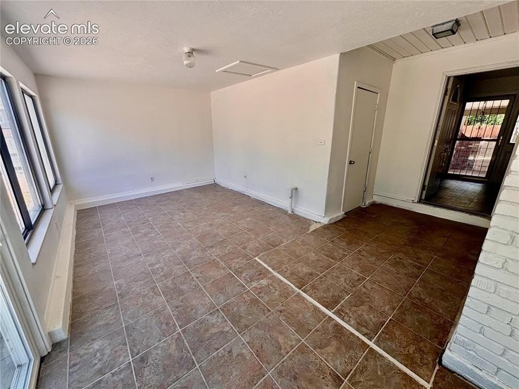 3824 Manchester St - Photo 4 of 24