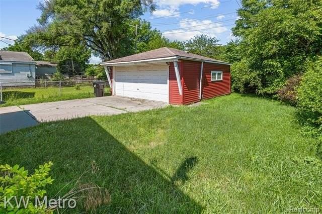 1686 S Bassett St - Photo 7 of 9