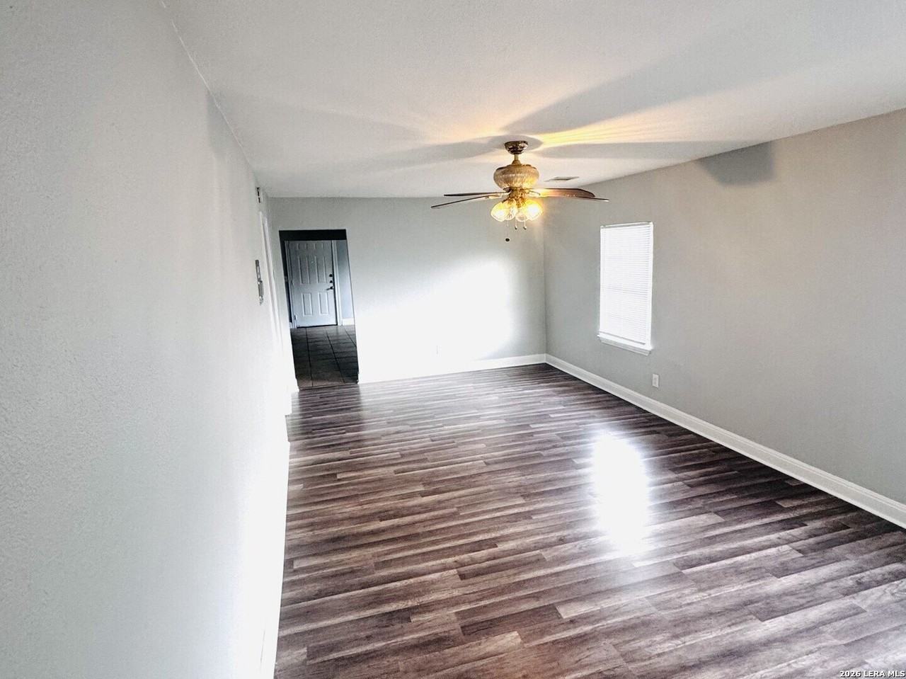 563 N San Horacio Ave - Photo 7 of 17