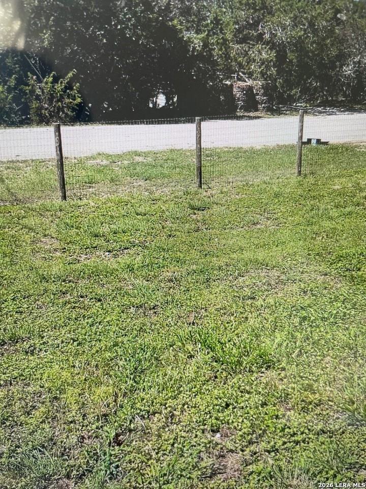 1089 High Point Ln - Photo 3 of 5