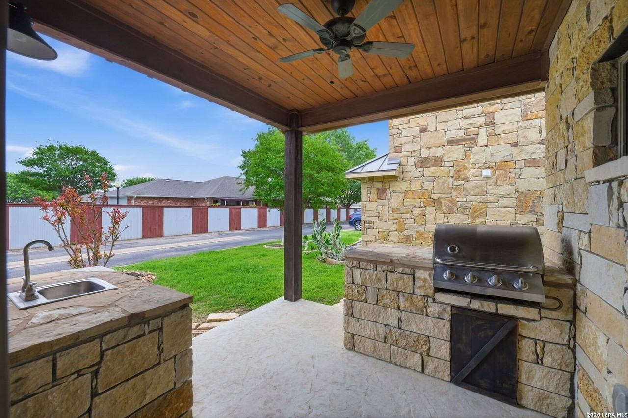 1694 Gruene Vineyard Xing - Photo 7 of 37