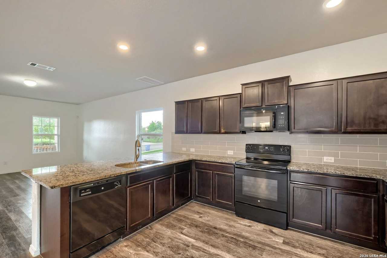 1818 Strawberry Fld - Photo 5 of 18