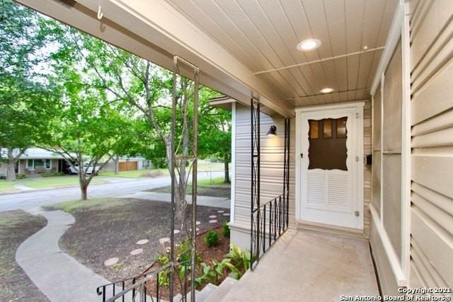 209 Lyman Dr - Photo 3 of 27