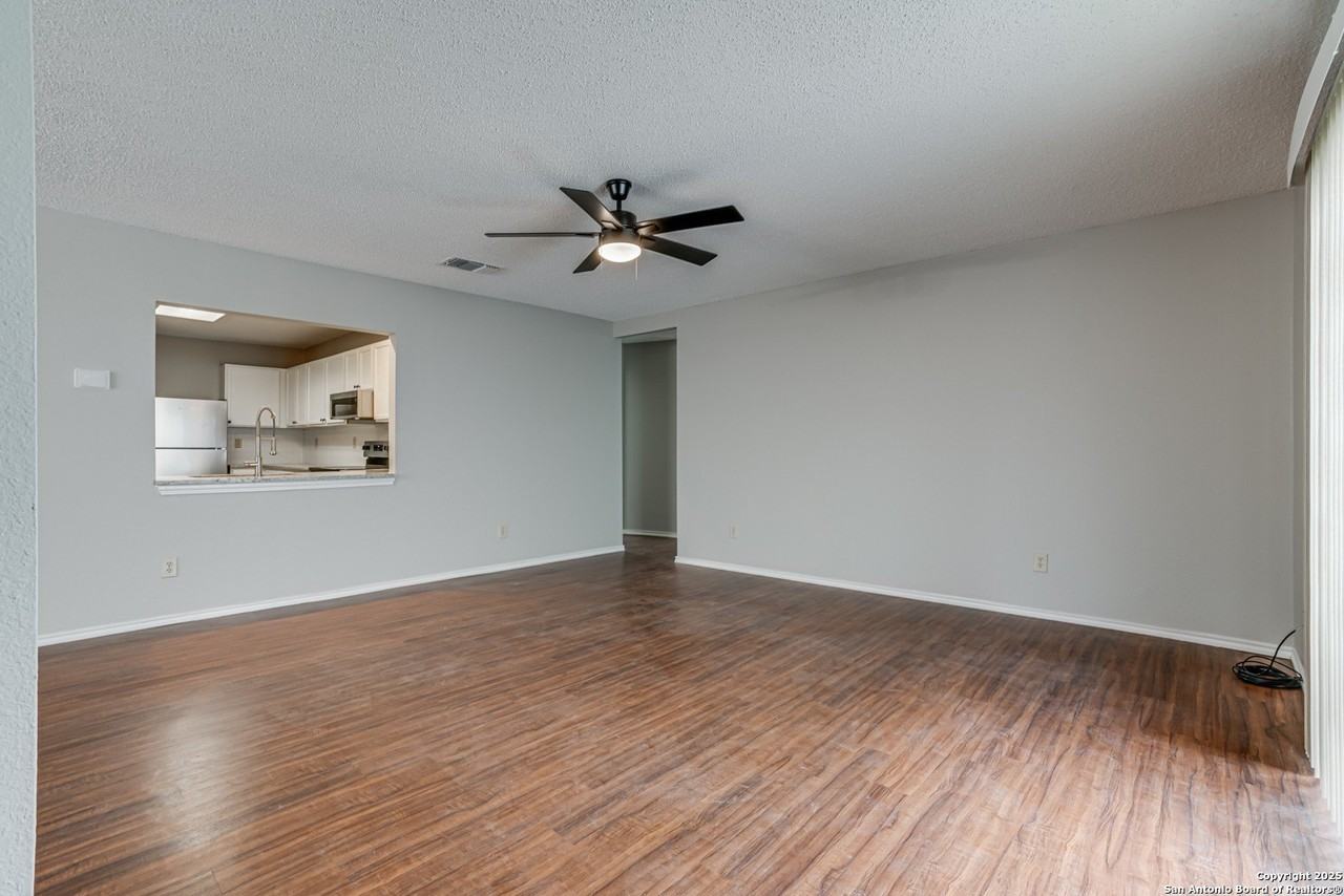 16522 Alwick Ln - Photo 7 of 28