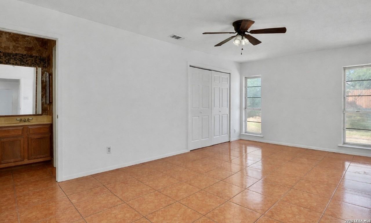 6107 Calderwood St - Photo 6 of 9