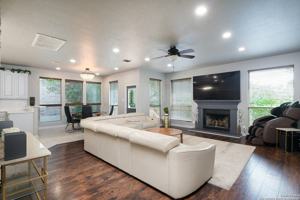 featured image of 19434 Gran Roble