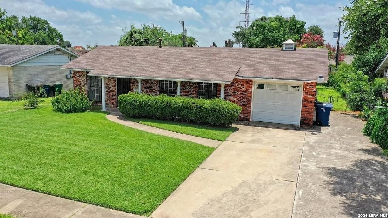 4810 Wycliff Dr - Photo 3 of 10