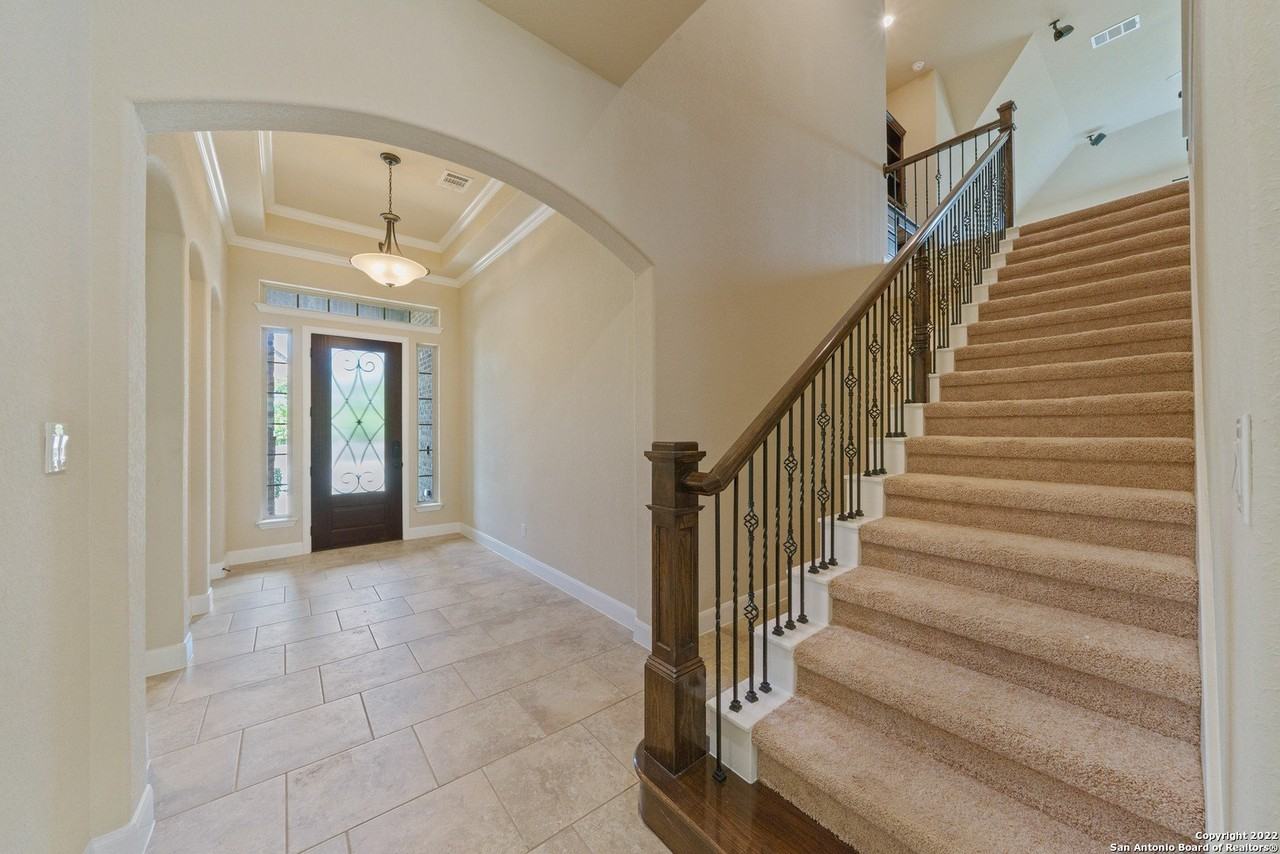 16910 Sonoma Rdg - Photo 5 of 34