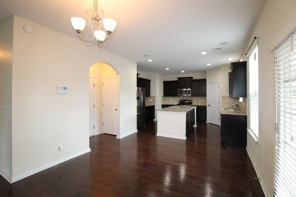 870 Cormier Dr - Photo 5 of 33