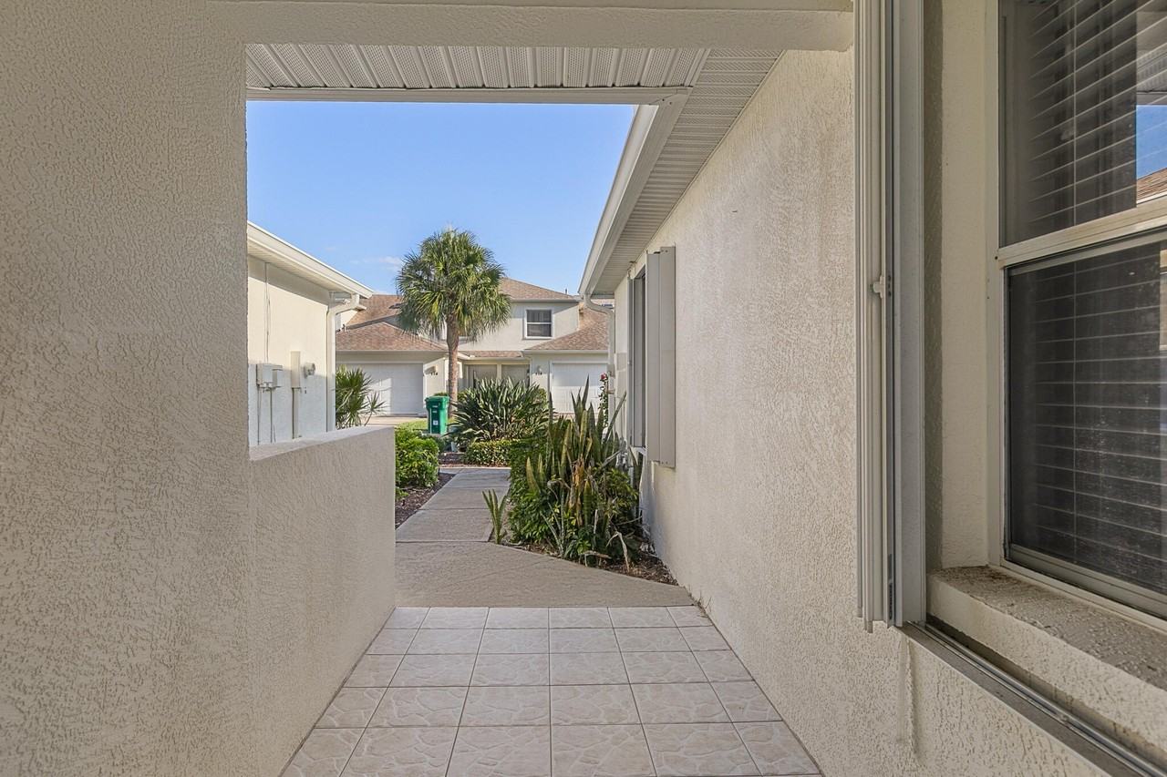 277 Coastal Hill Dr - Photo 4 of 38