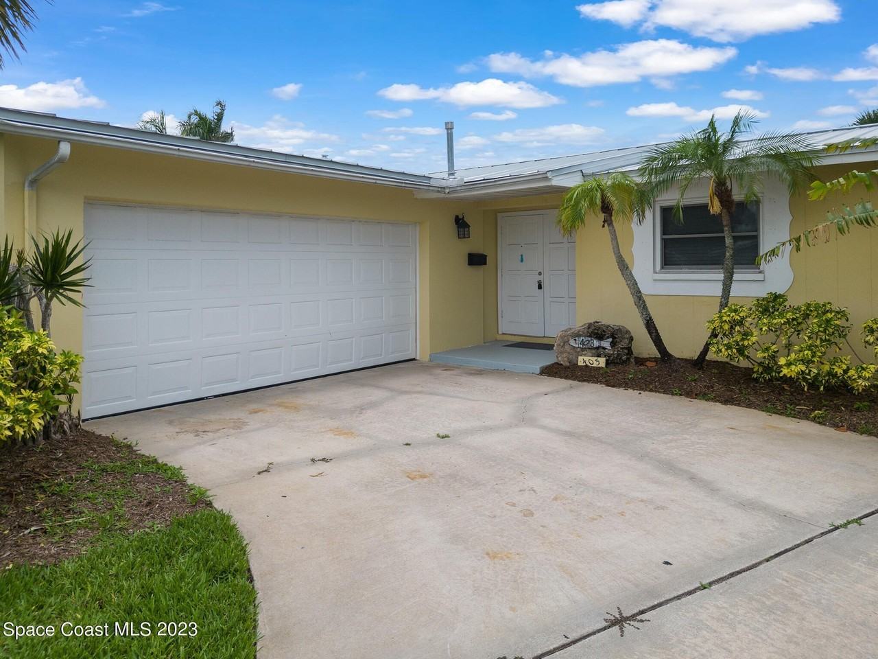 403 Bridgetown Ct - Photo 3 of 34
