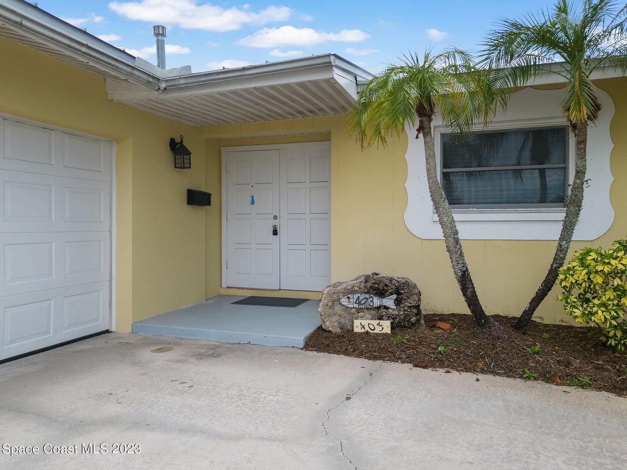 403 Bridgetown Ct - Photo 4 of 34