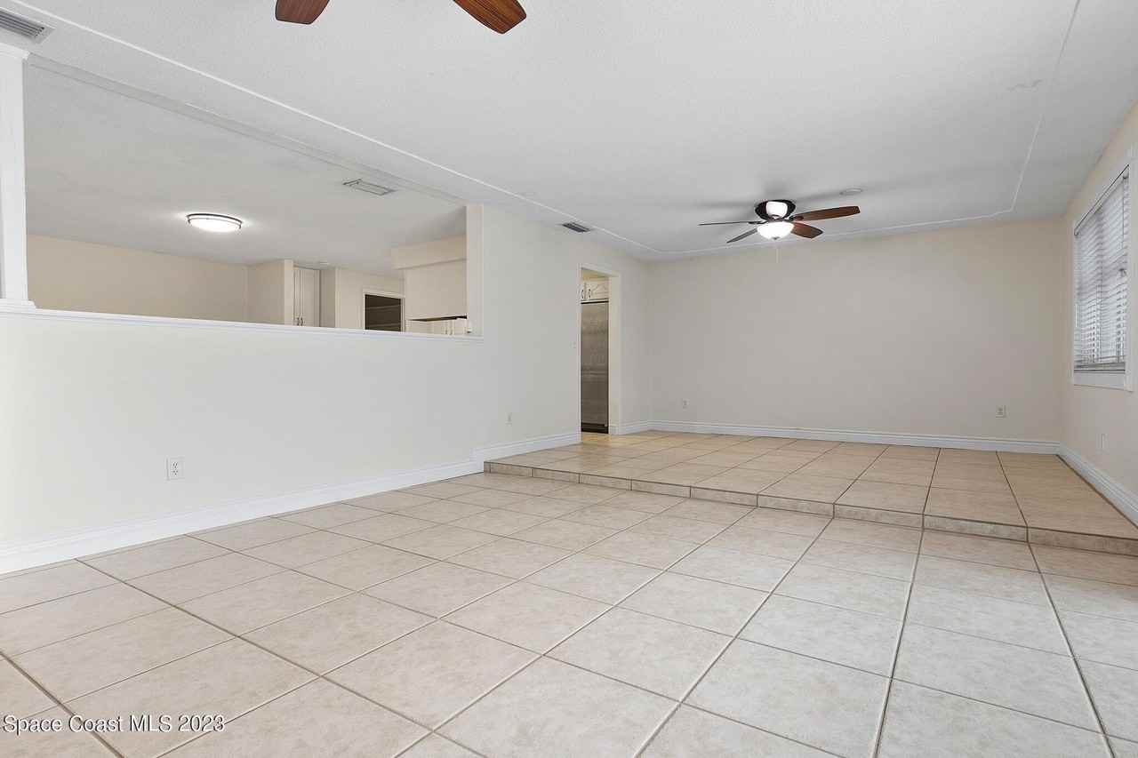 403 Bridgetown Ct - Photo 6 of 34