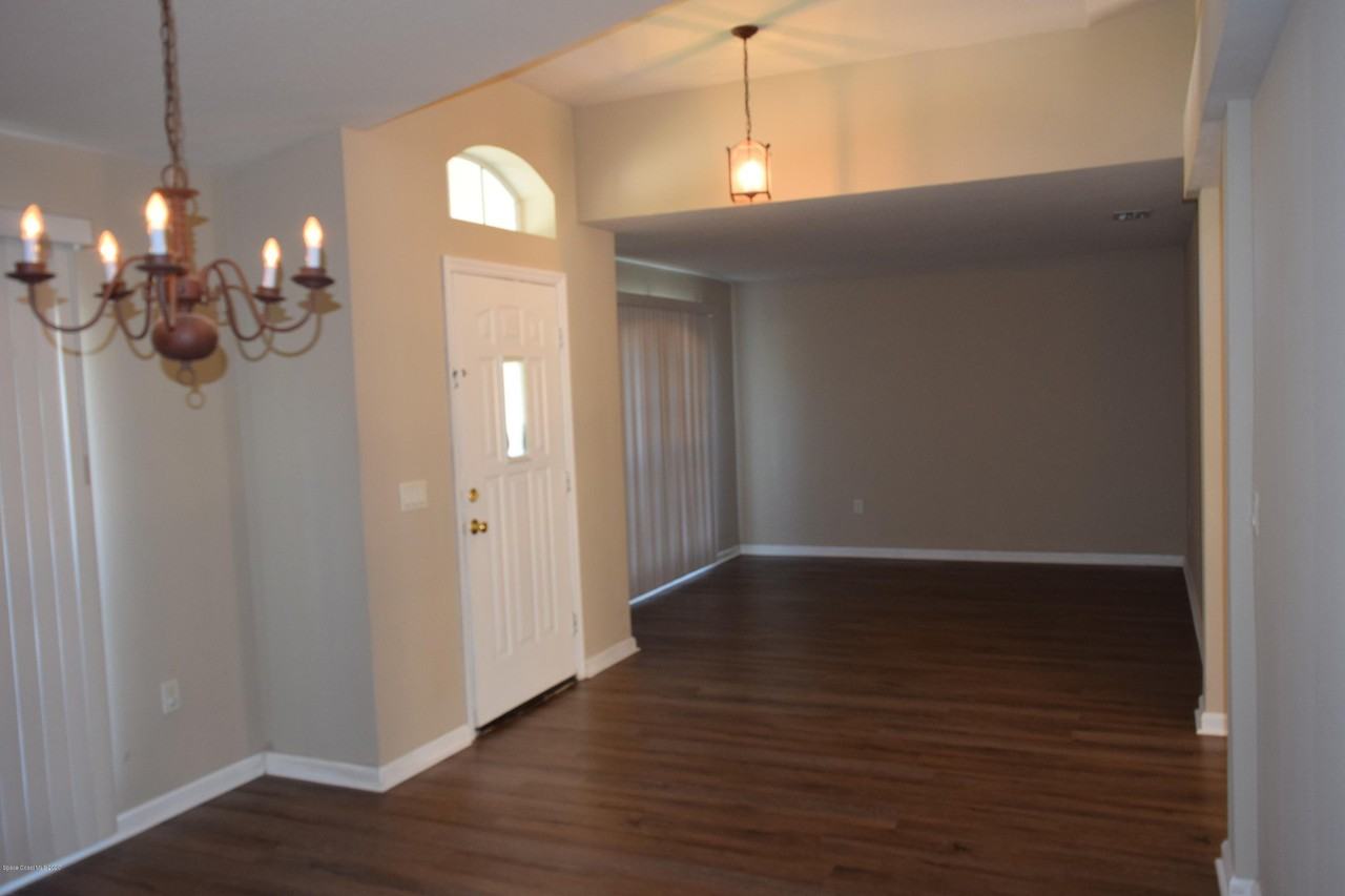 458 Fitzsimmons St Sw - Photo 2 of 24