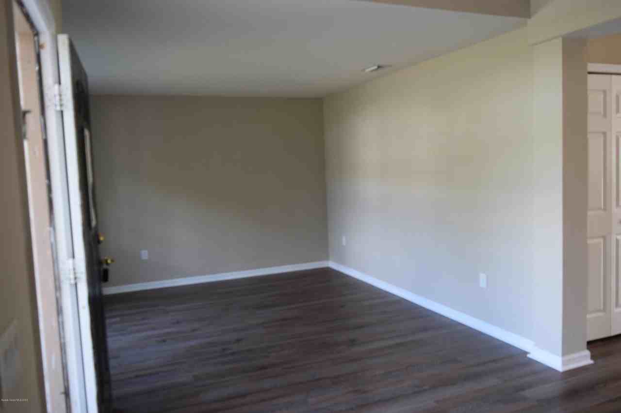 458 Fitzsimmons St Sw - Photo 3 of 24
