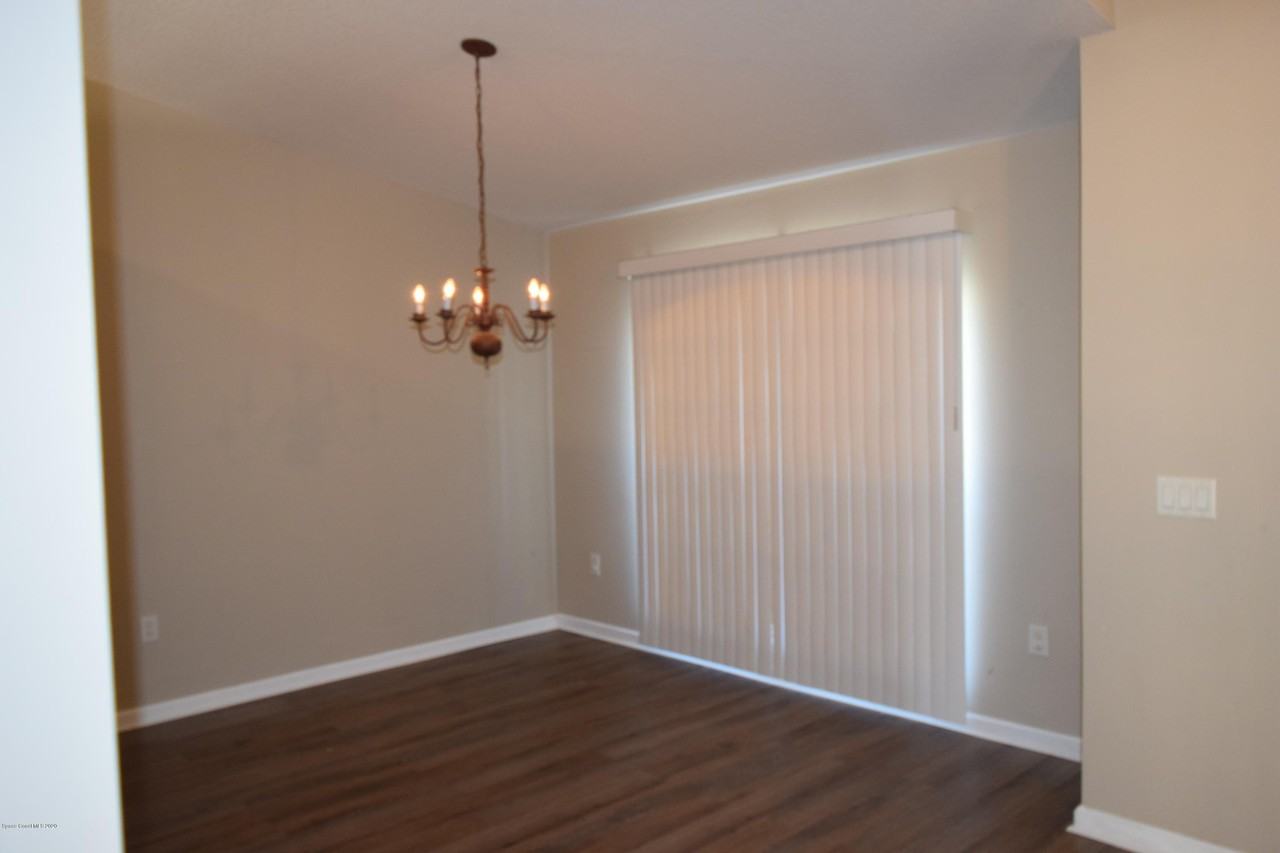 458 Fitzsimmons St Sw - Photo 4 of 24