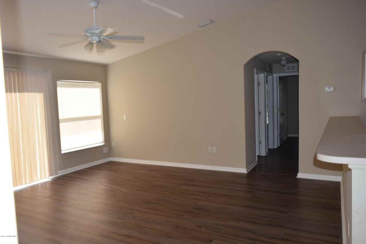 458 Fitzsimmons St Sw - Photo 5 of 24