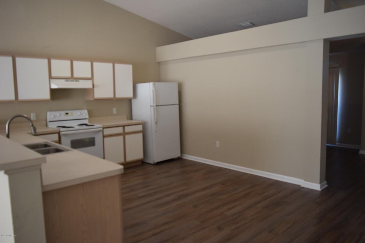 458 Fitzsimmons St Sw - Photo 7 of 24