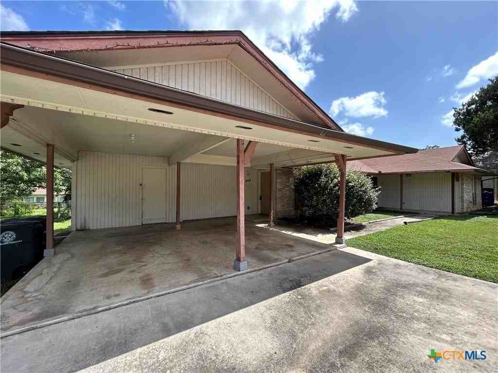 317 Briarwood Dr - Photo 3 of 26