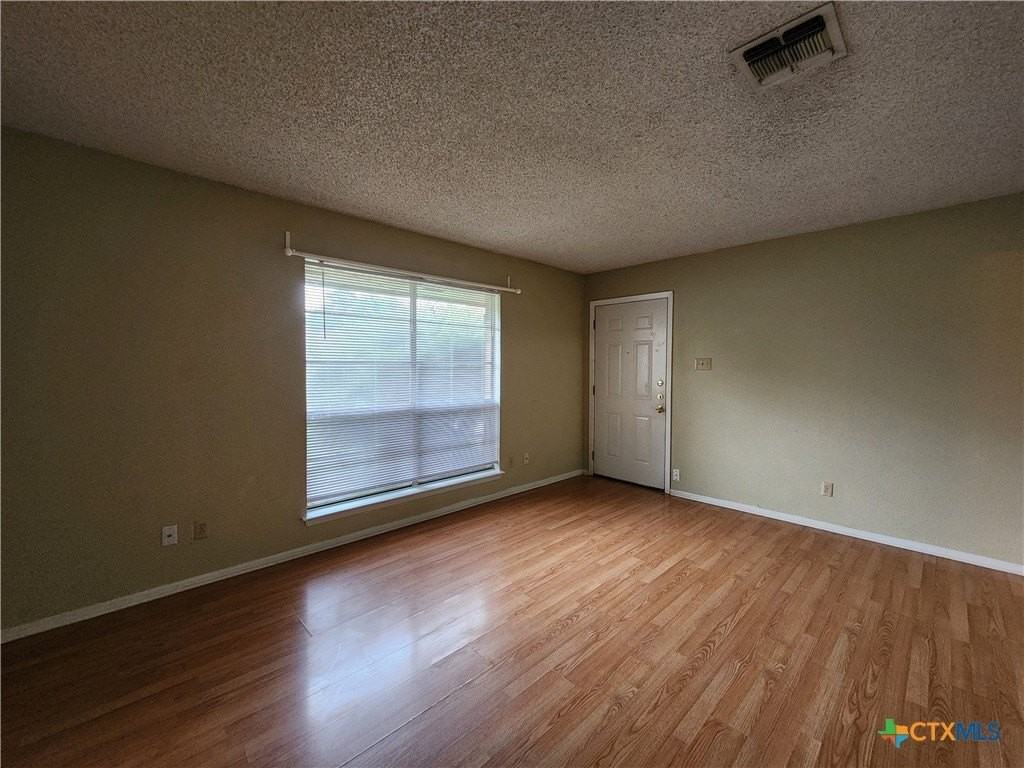 317 Briarwood Dr - Photo 6 of 26