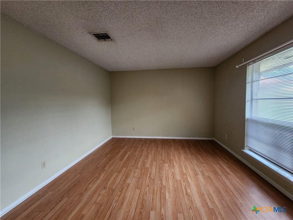 317 Briarwood Dr - Photo 7 of 26