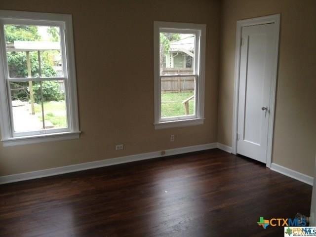 222 S Hickory Ave - Photo 3 of 7