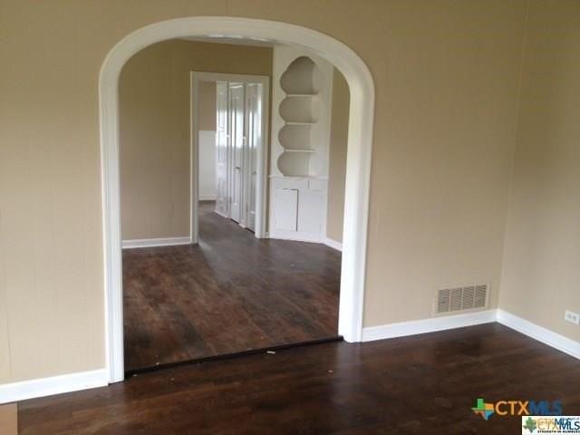 222 S Hickory Ave - Photo 5 of 7