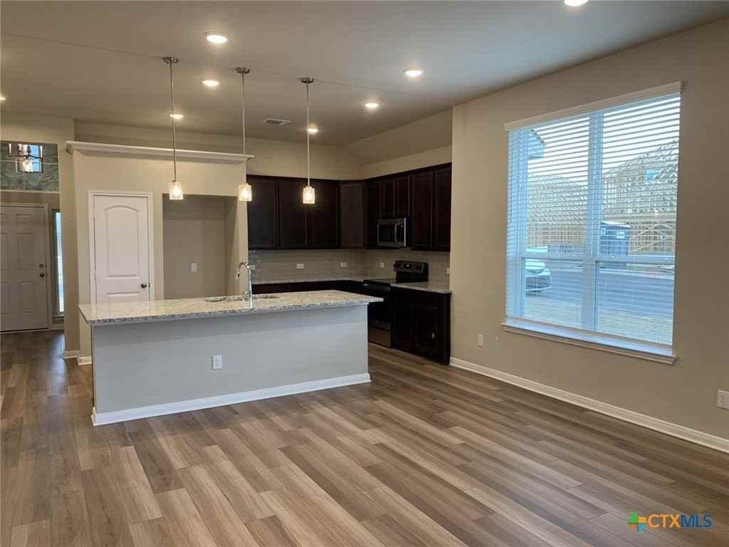 1765 Spence St - Photo 7 of 14