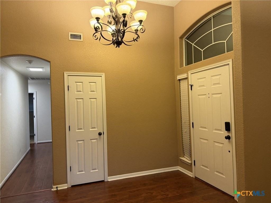 621 S Roy Reynolds Dr - Photo 6 of 29