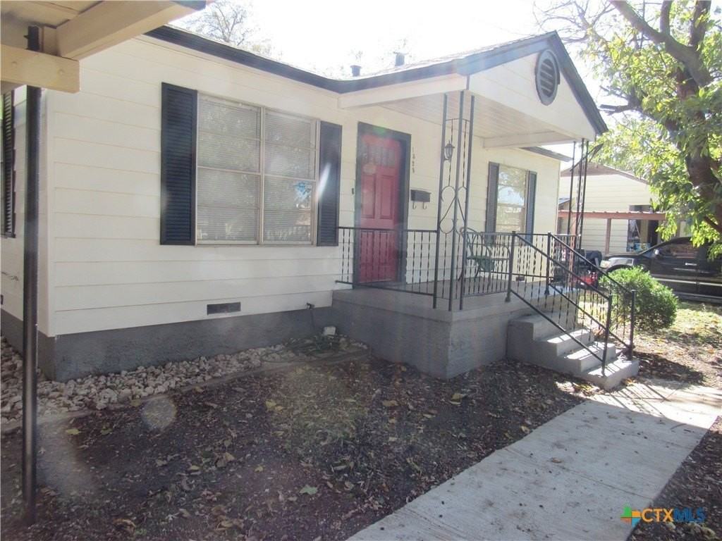1325 S 17th St - Photo 2 of 14