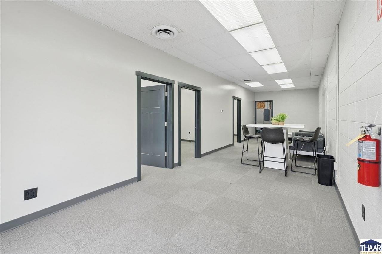 1092 Ohio St - Photo 6 of 37