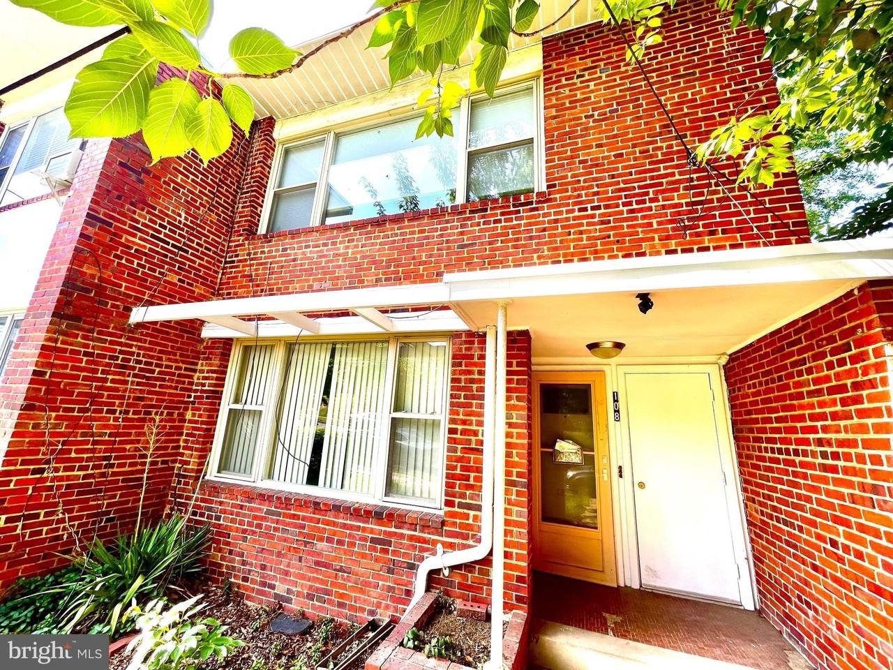 108 Varnum St Ne - Photo 3 of 11