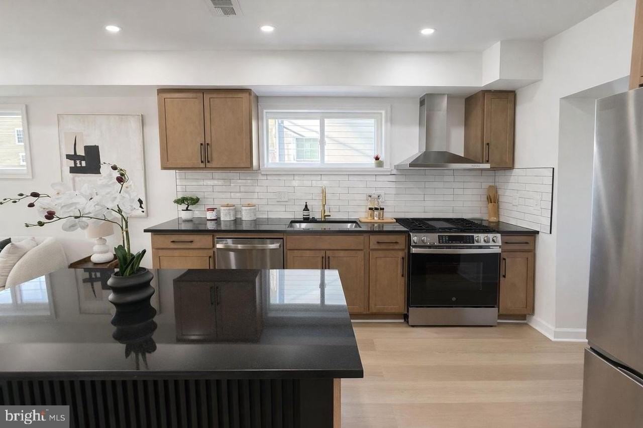 1416 Kearny St Ne - Photo 4 of 20