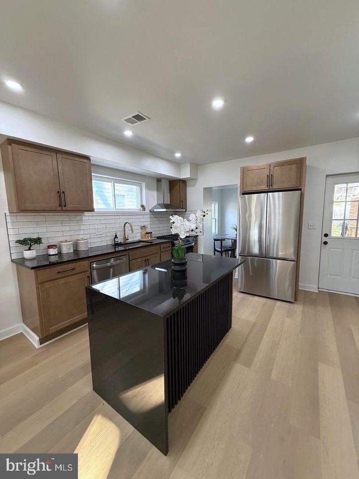 1416 Kearny St Ne - Photo 5 of 20