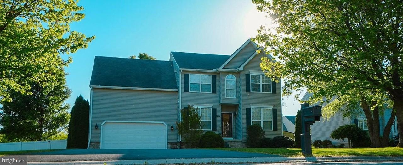 151 Redstone Ct - Photo 3 of 39
