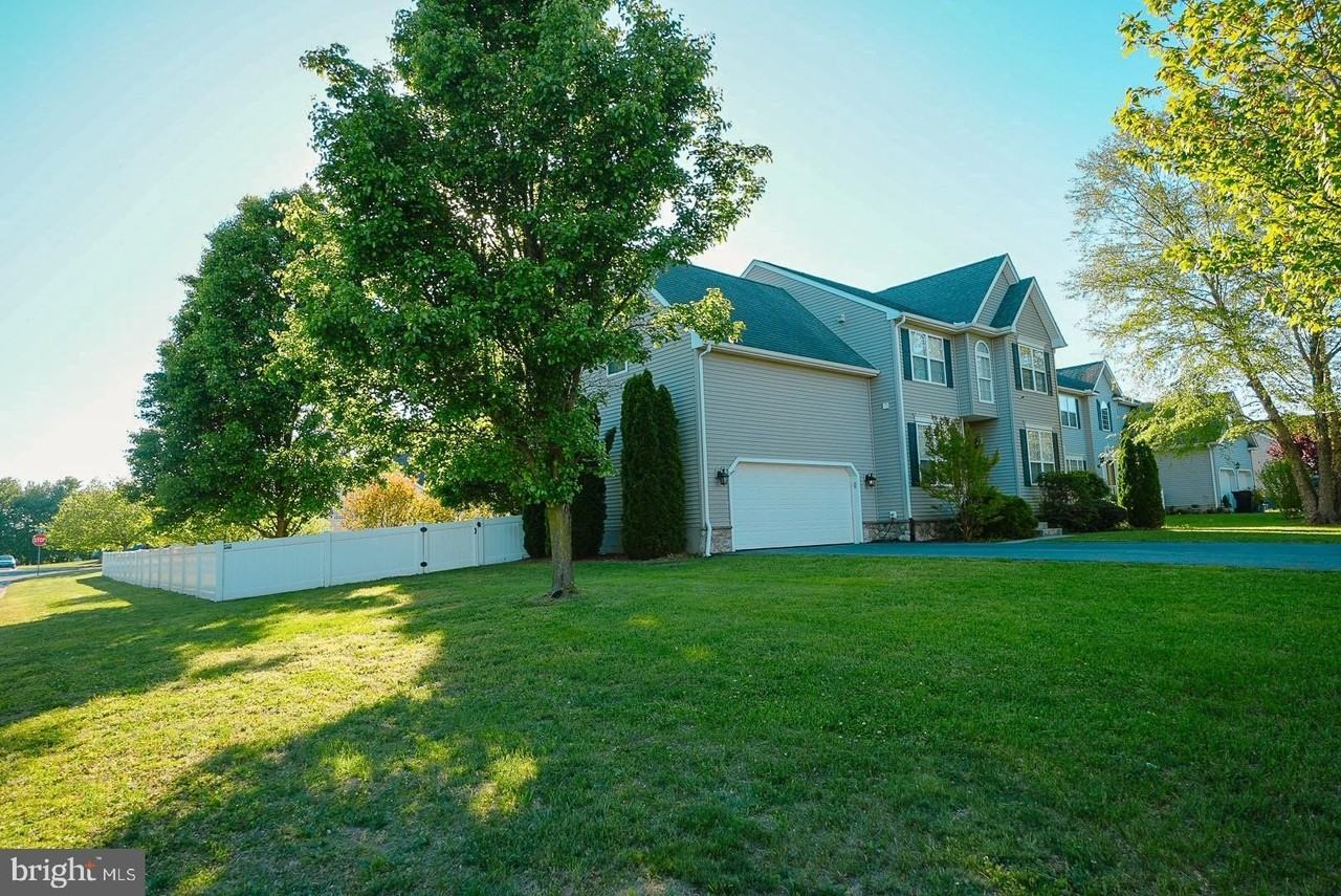 151 Redstone Ct - Photo 4 of 39
