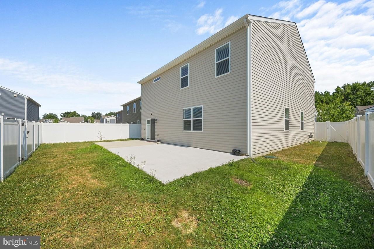 387 Mardella Dr - Photo 2 of 19