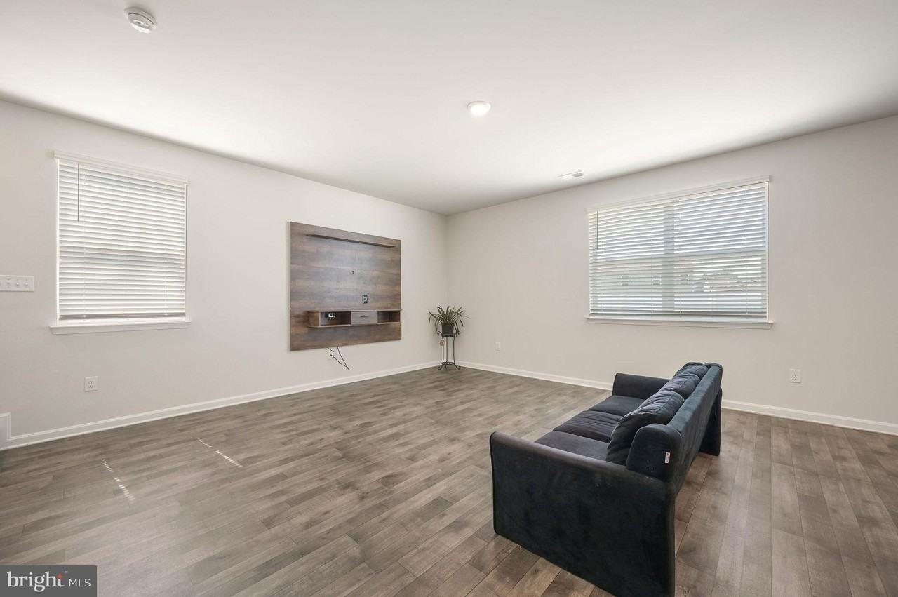 387 Mardella Dr - Photo 5 of 19