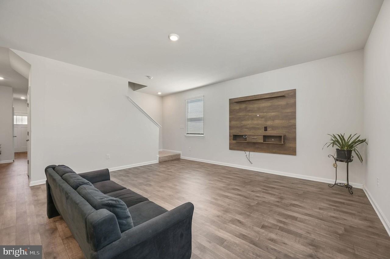 387 Mardella Dr - Photo 6 of 19