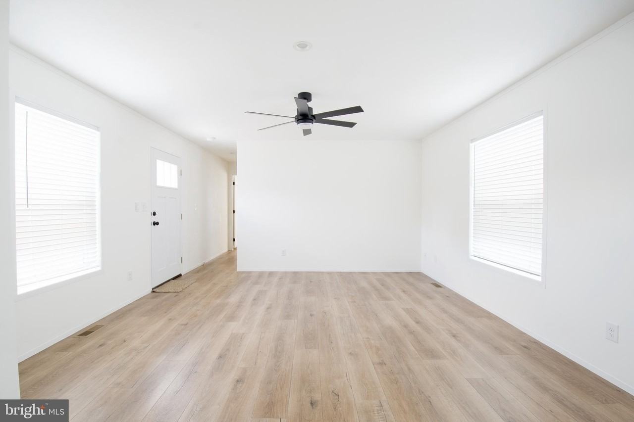 11304 5th St - Photo 2 of 18
