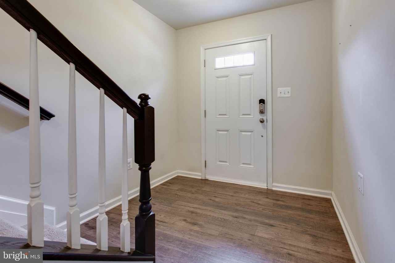 1022 Linden Dr - Photo 5 of 50