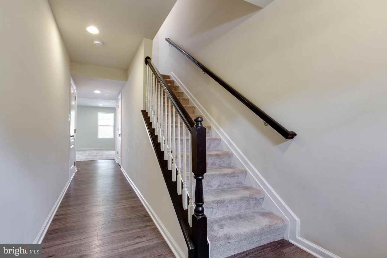 1022 Linden Dr - Photo 6 of 50