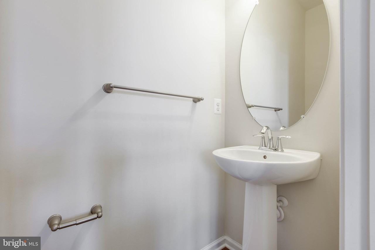 1022 Linden Dr - Photo 7 of 50