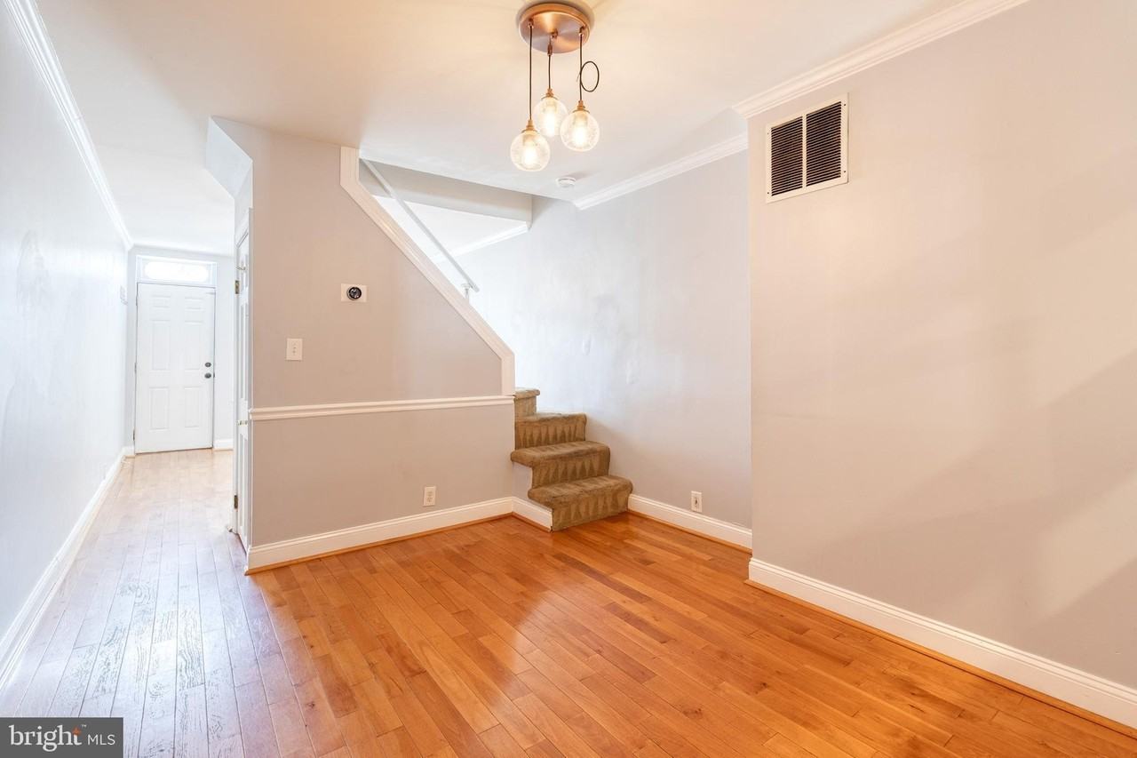 1442 Andre St - Photo 5 of 16