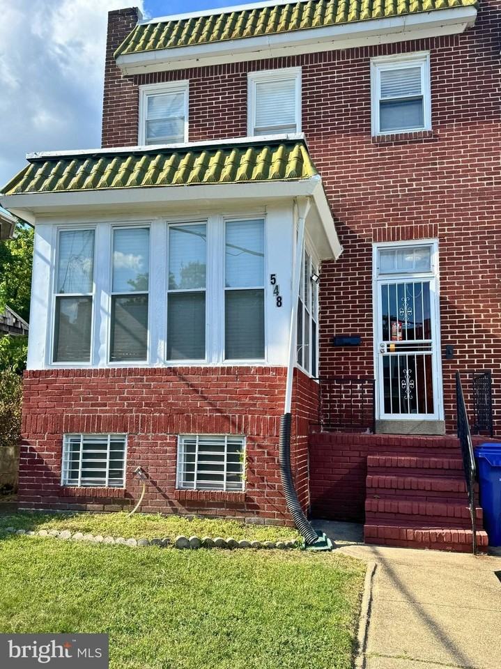 548 Radnor Ave - Photo 2 of 50