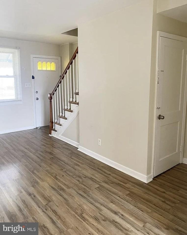 2439 Ashton St - Photo 2 of 8