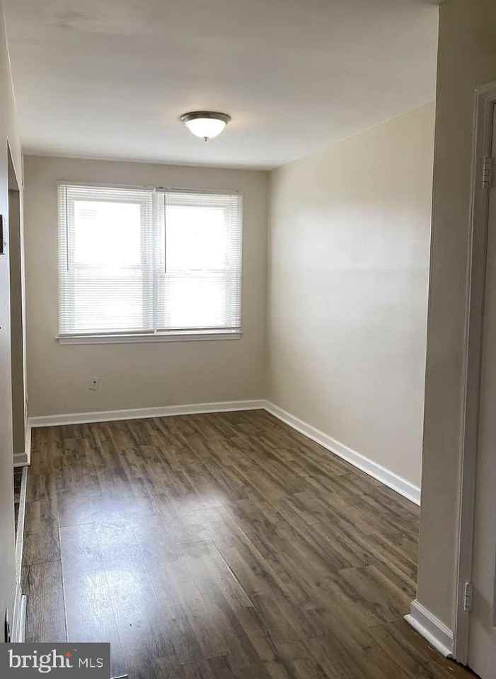 2439 Ashton St - Photo 5 of 8