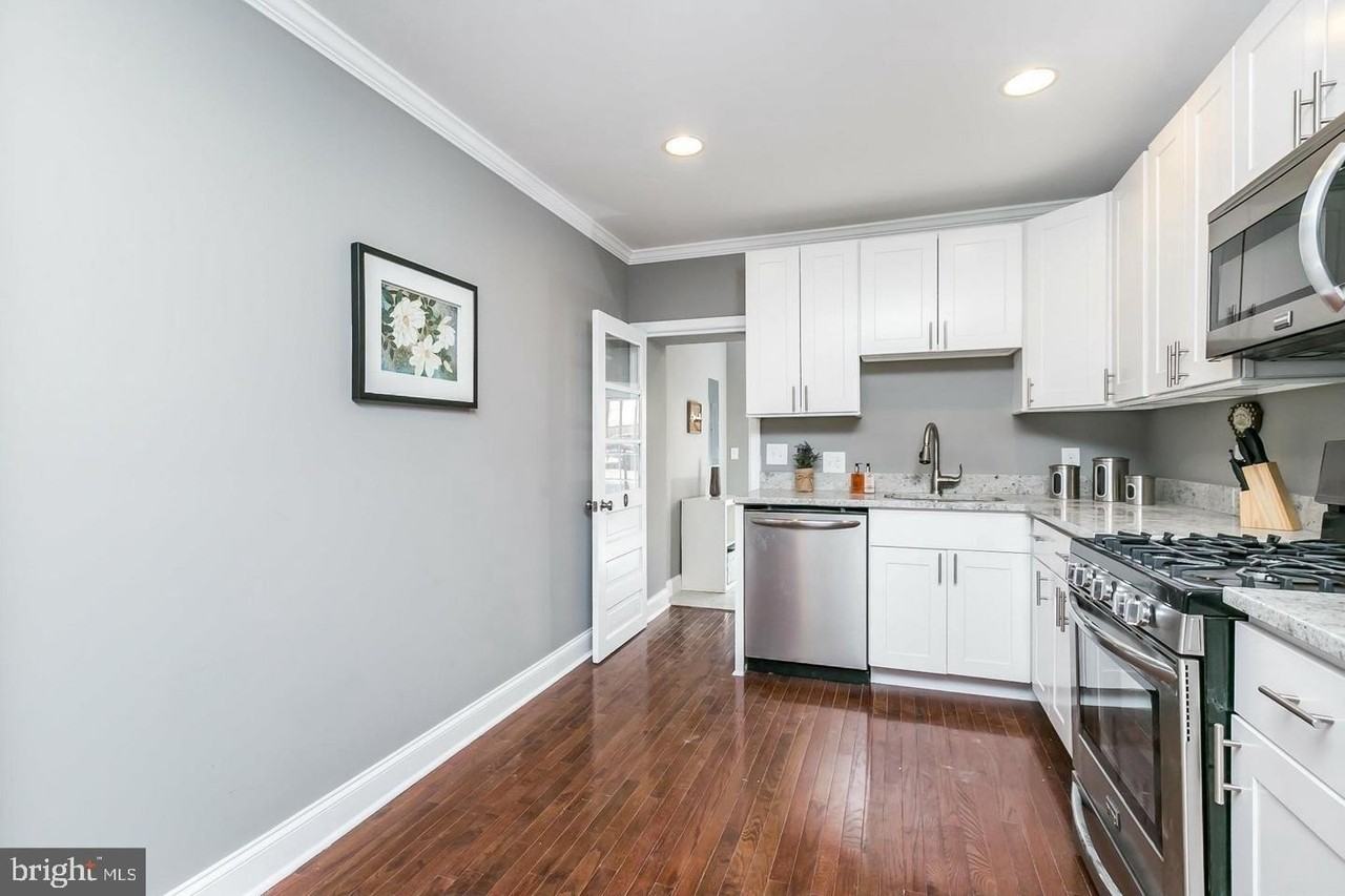 1505 Clarkson St - Photo 6 of 30