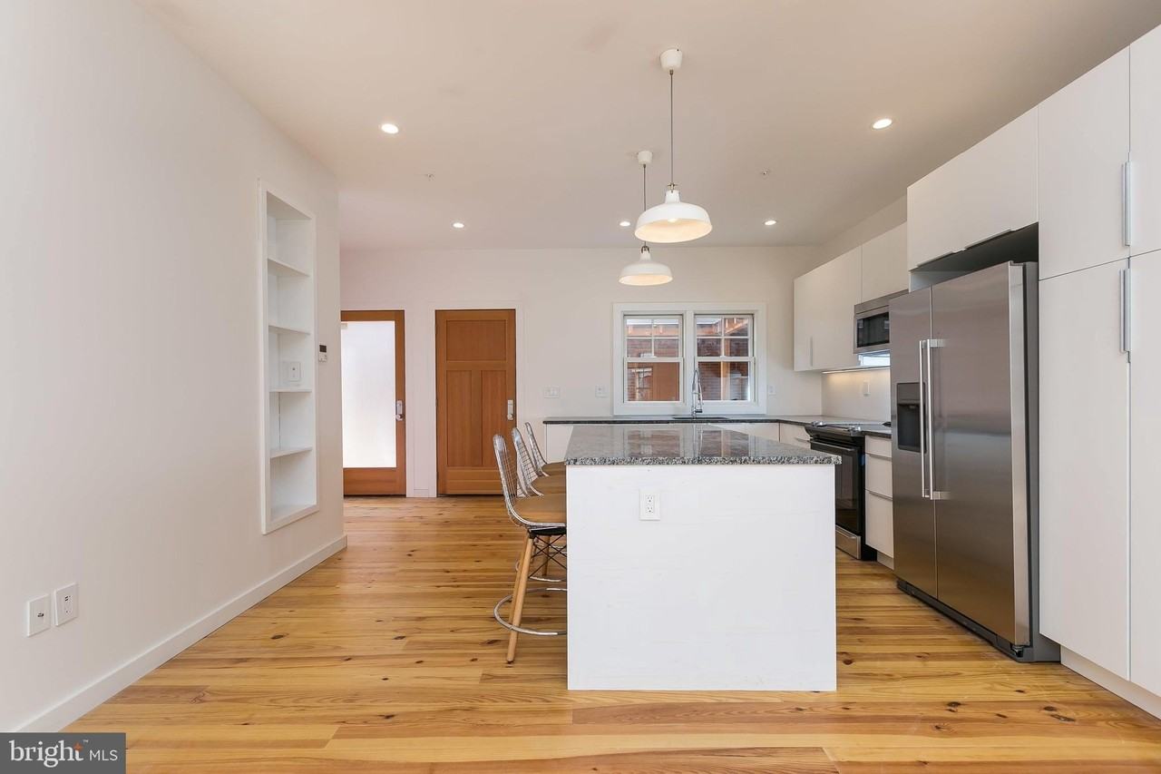 3400 Roland Ave #1 - Photo 7 of 23