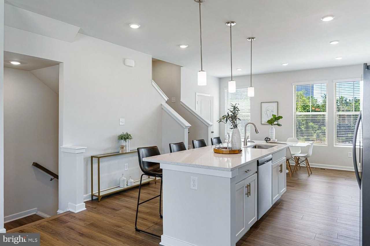 2480 Avesta Pl - Photo 7 of 28